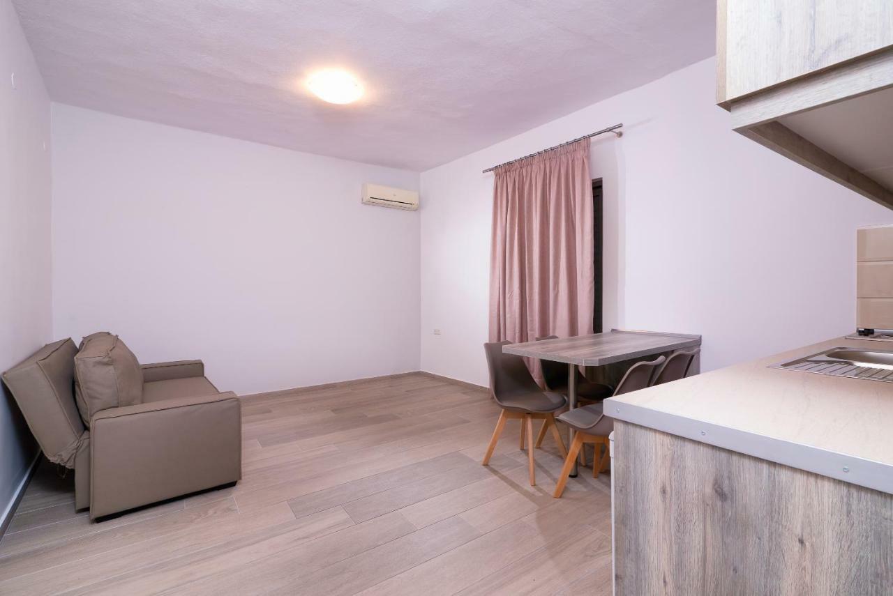 Kentrikon Rooms III & Mint House Limenária Kültér fotó